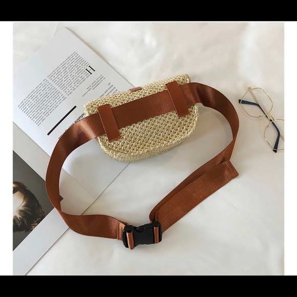 Last one ✨waist /shoulder straw bag fanny pack - Picture 3 of 5